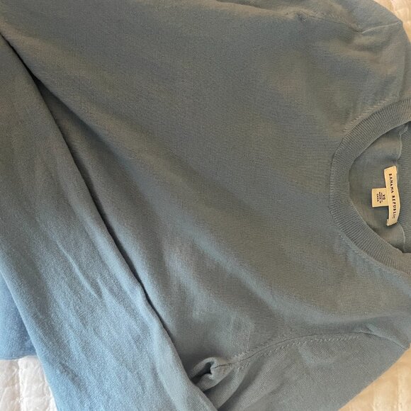 Banana Republic Cashmere Sweater - Picture 3 of 3